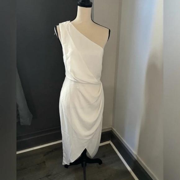 SIGNIFICANT OTHER Agnes One-Shoulder Crepe white  Midi dress size AU (10) US (6) - Picture 3 of 7
